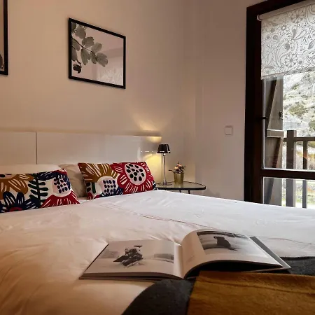 Escarra - Reformado, Acogedor Y Luminoso, Con Garaje Cubierto Y Ascensor By Pirineos 360 * Escarrilla